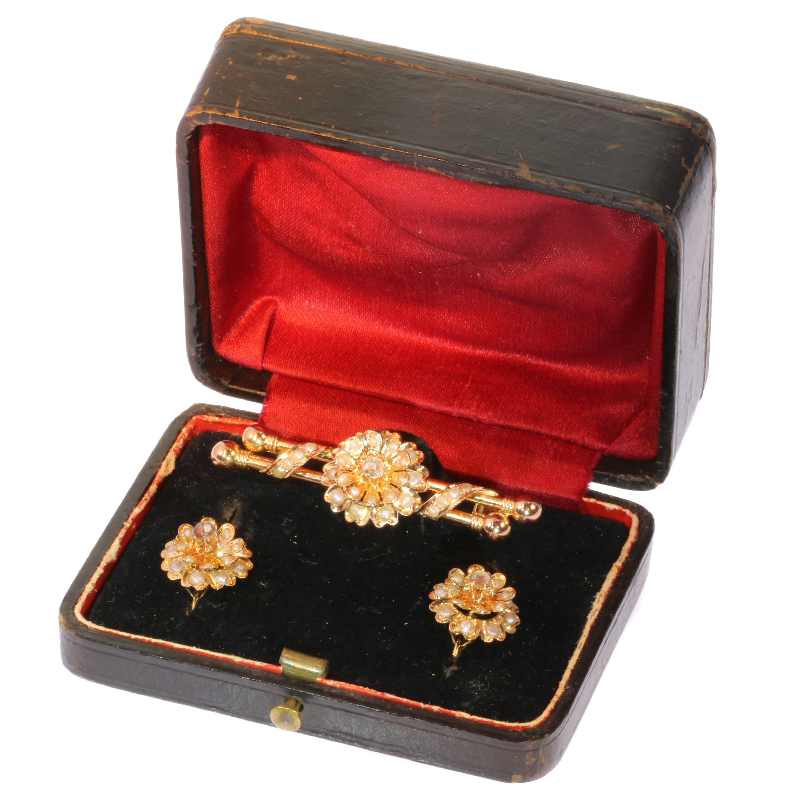 Antique gold parure - earrings and brooch in original jewelers box
